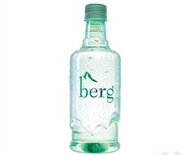 5 место: Вода «Berg» за 6,19$ за бутылку добывается из айсберга на побережье Ньюфаундленда, которому более 15 тысяч лет! Дороговизна воды объясняется производителем тем, что добыча на айсберге трудна и зачастую опасна для жизни.