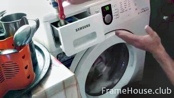 заливка воды в стиральную машинку