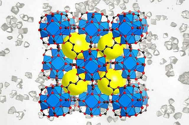 MOF структура: Желтые шары представляют собой пустоты в структуре, которые собирают воду. Источник: UC Berkeley / Berkeley Lab