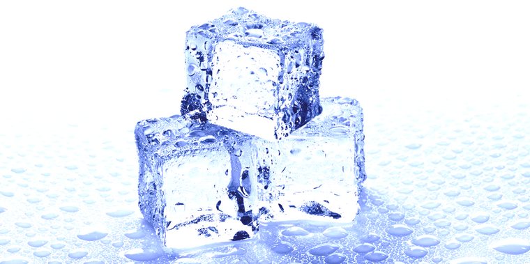 кристаллы замерзшей воды