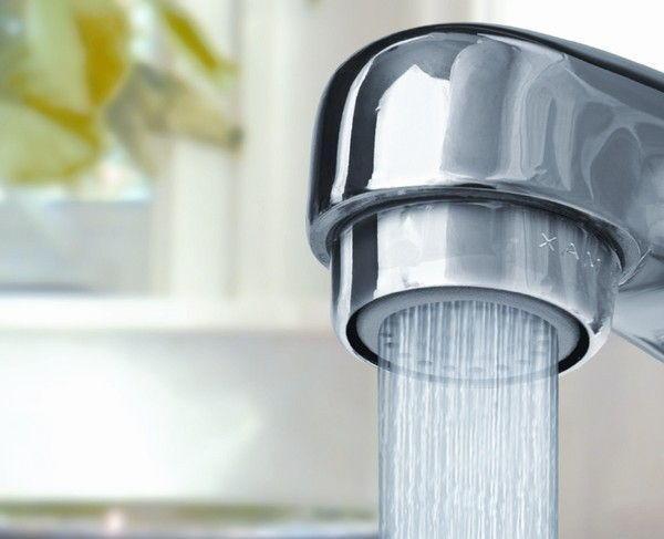 Аэратор - очень эффективный способ экономии воды при мытье рук и посуды