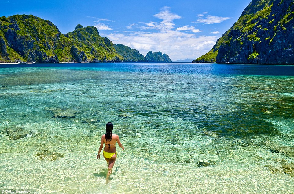 Пляж Стар-бич на острове Эль-Нидо, Филиппины — место с самой прозрачной водой в мире согласно рейтин