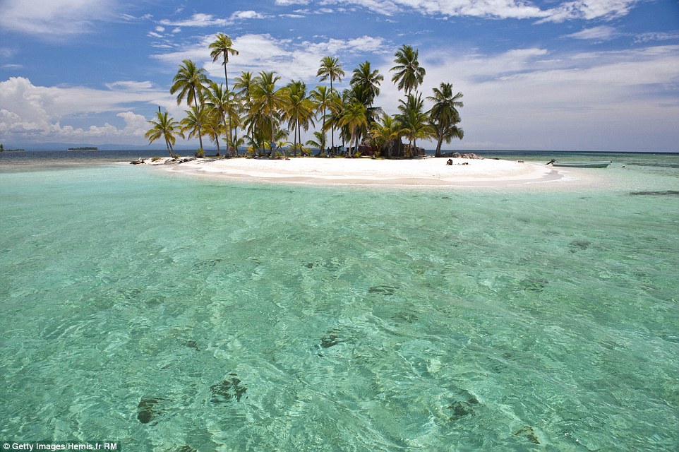 Море у островов Сан-Блас в Панаме. В этот архипелаг входит 365 островов и рифов.