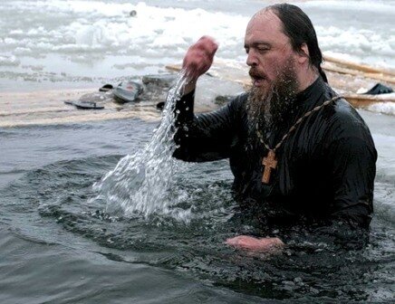 Крещенская вода: мифы и суверия в вопросах и ответах