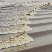 К чему снятся волны в море?