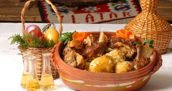 Ягнятина, национальное блюдо Черногории, Фото weproject.kz